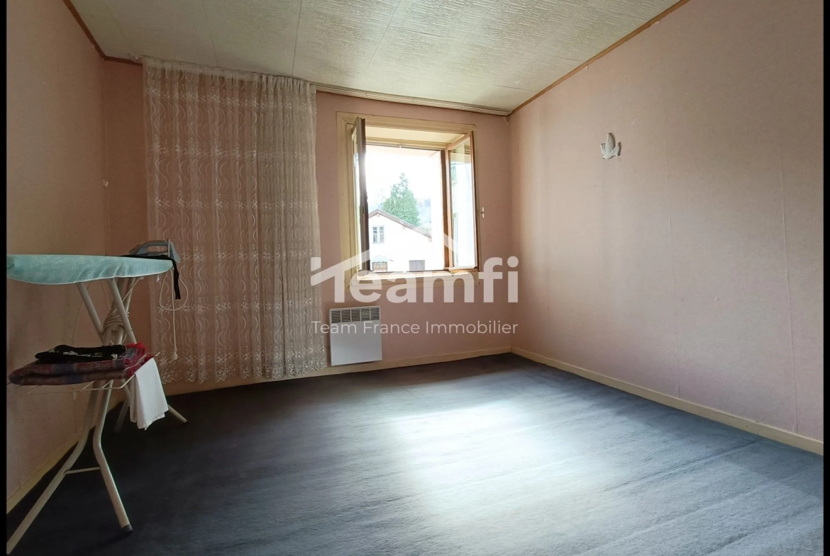 Immeuble rénové de 158 m² à Thiers, proche Vallée des Rouets 