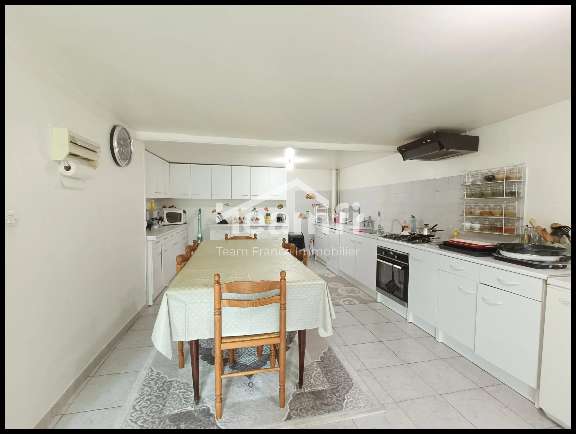 Immeuble rénové de 158 m² à Thiers, proche Vallée des Rouets 