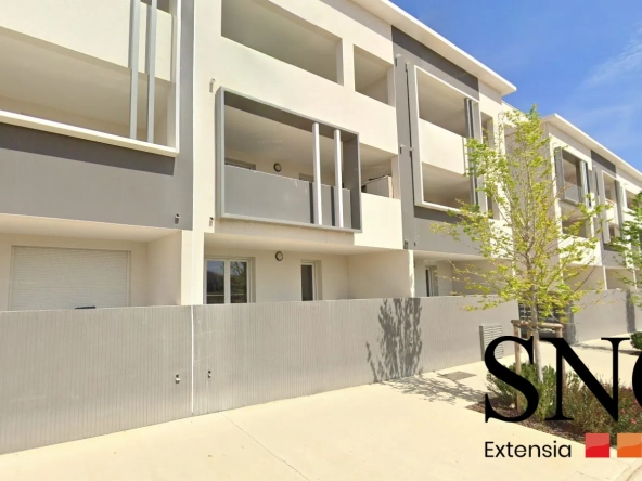 Appartement 3 pièces récent avec terrasse, parking et garage à Pollestres