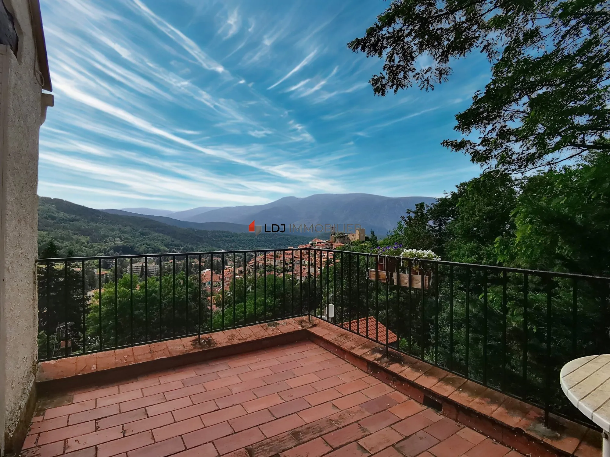 Belle maison 93 m² avec vue à Vernet-les-Bains, prête à vivre 