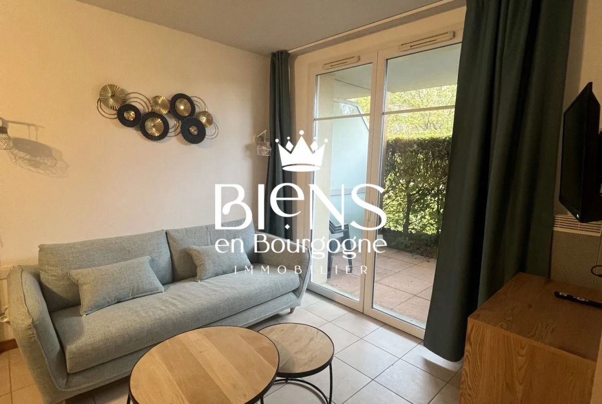 SALON Appartement en Rez-de-Chaussée avec Terrasse et Piscine à Beaune 