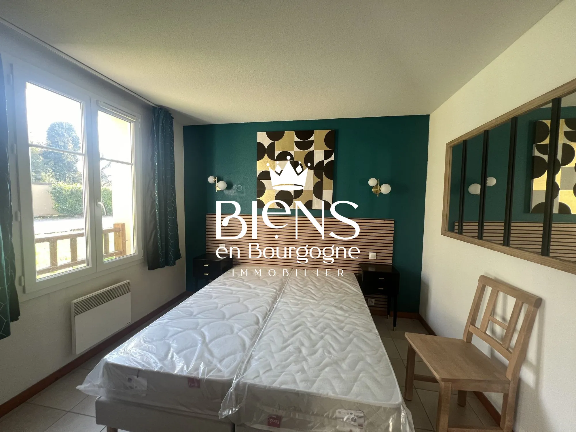 CHAMBRE Appartement en Rez-de-Chaussée avec Terrasse et Piscine à Beaune 