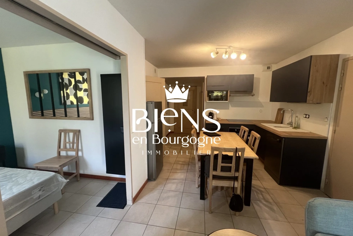 SEJOUR CUISINE Appartement en Rez-de-Chaussée avec Terrasse et Piscine à Beaune 