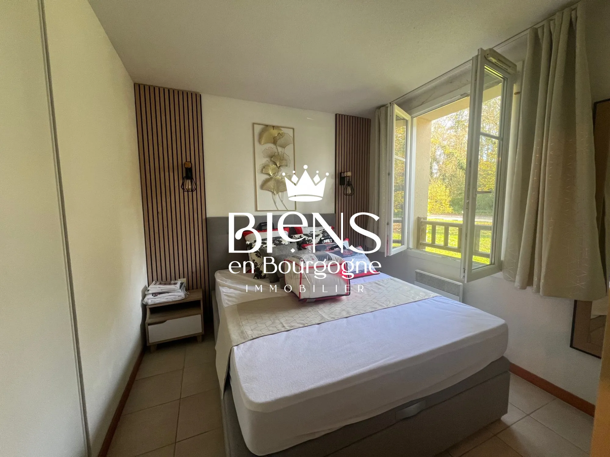 CHAMBRE Appartement en Rez-de-Chaussée avec Terrasse et Piscine à Beaune 