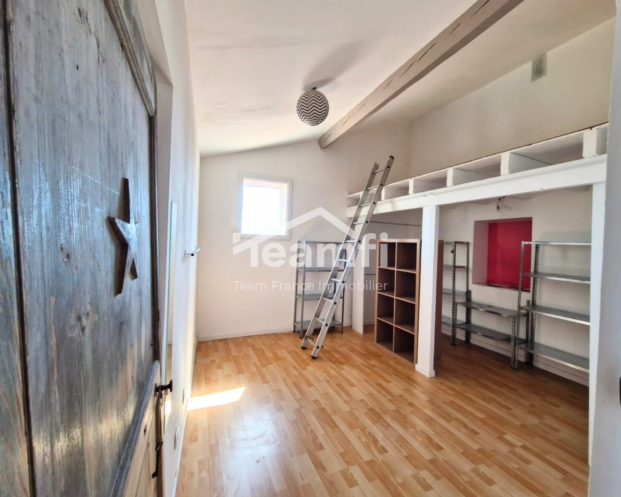 Maison de village rénovée avec grands volumes à Néfiach 