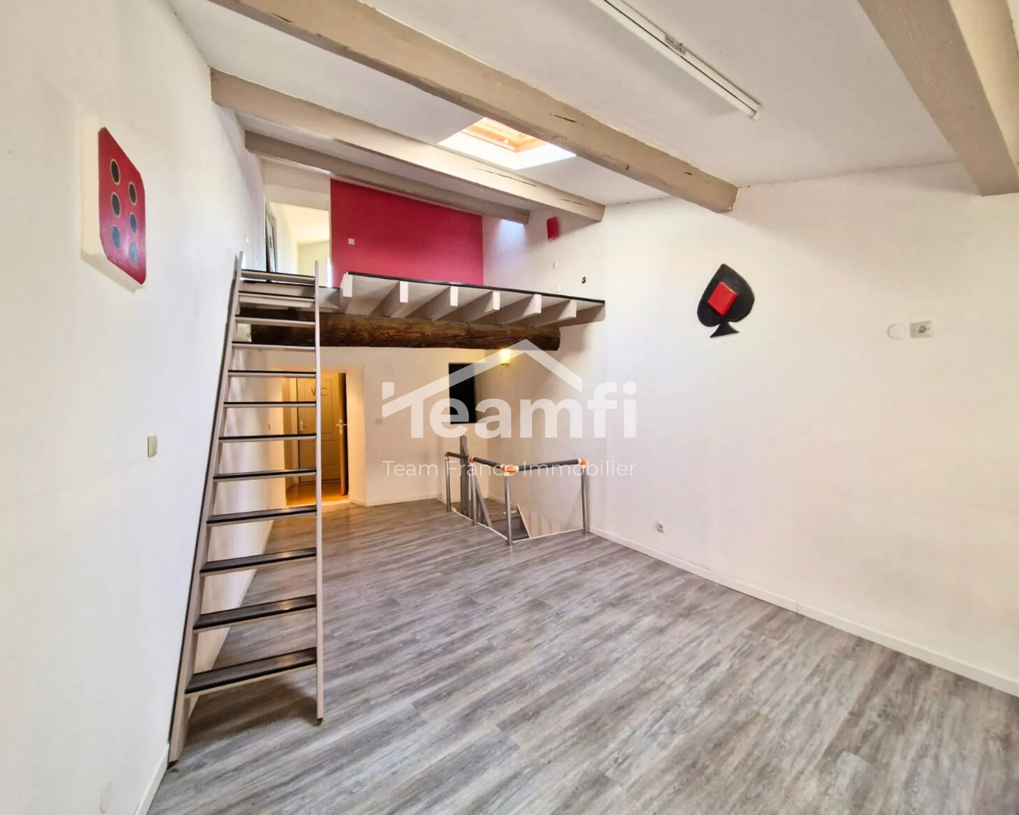 Maison de village rénovée avec grands volumes à Néfiach 