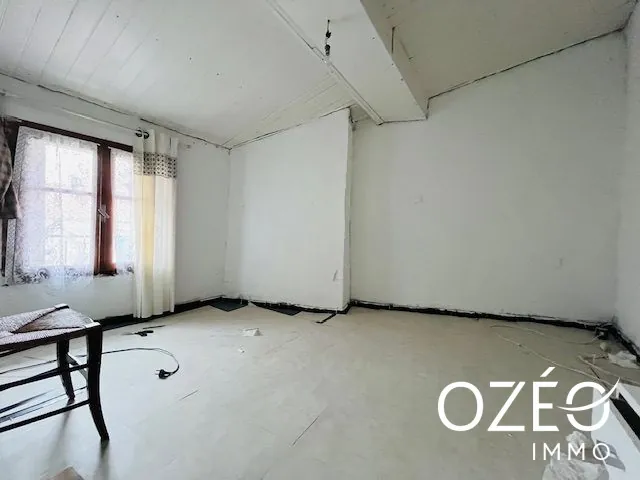 Maison de village à rénover de 75 m² à Millas avec 3 chambres et bureau 