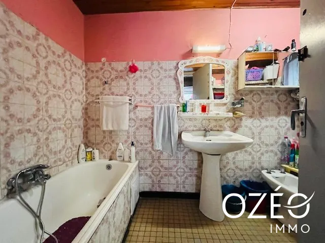 Maison de village à rénover de 75 m² à Millas avec 3 chambres et bureau 