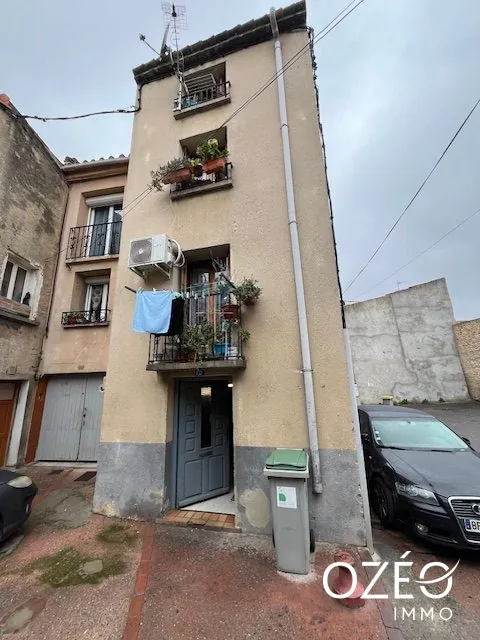 Maison de village à rénover de 75 m² à Millas avec 3 chambres et bureau 