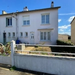 Maison à vendre à Saint-Cosme-en-Vairais avec 4 chambres, jardin et dépendances