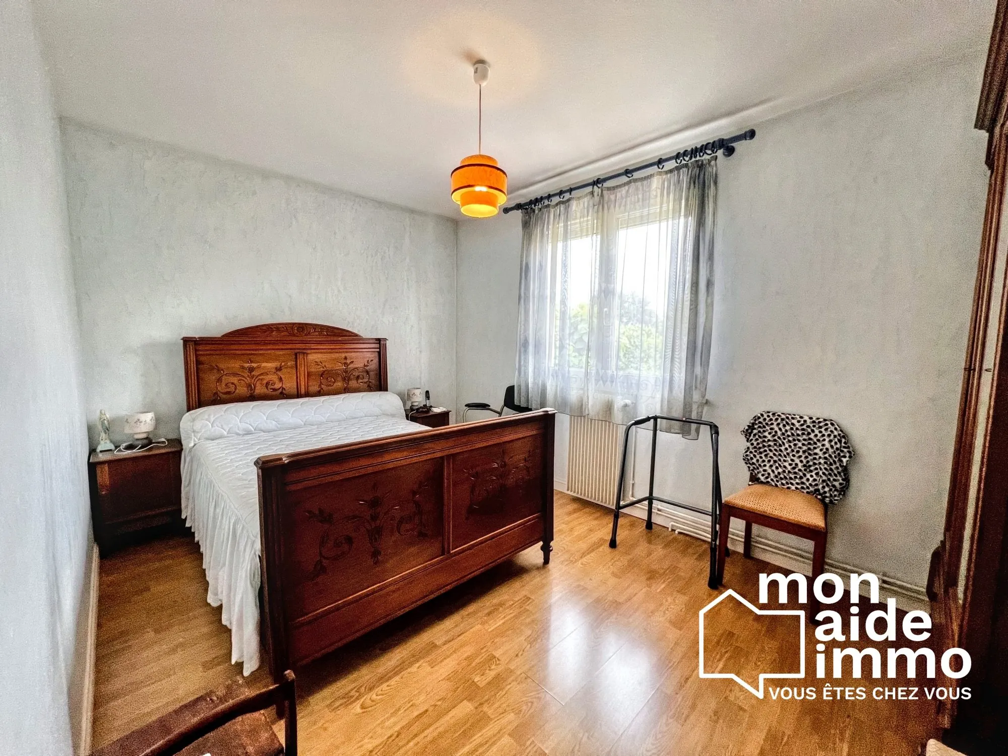 Jolie maison de ville avec garage et terrasse à Coutras 