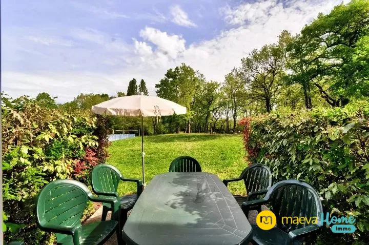 Appartement duplex avec jardin et piscine à Monflanquin 
