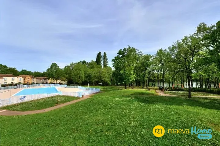 Appartement duplex avec jardin et piscine à Monflanquin 