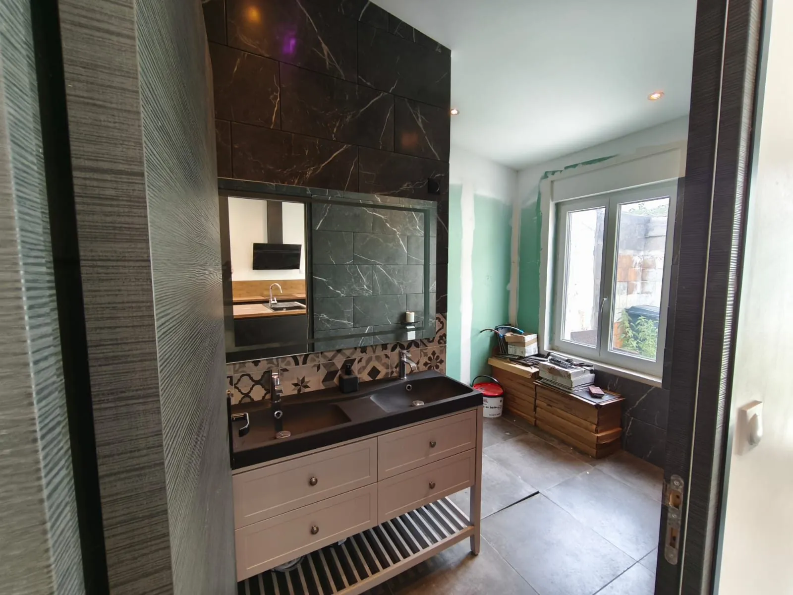 Maison mitoyenne rénovée à Valenciennes - 110 m² avec garage et terrasse 