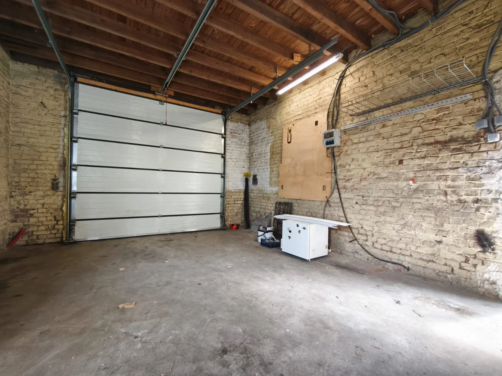 Maison mitoyenne rénovée à Valenciennes - 110 m² avec garage et terrasse 