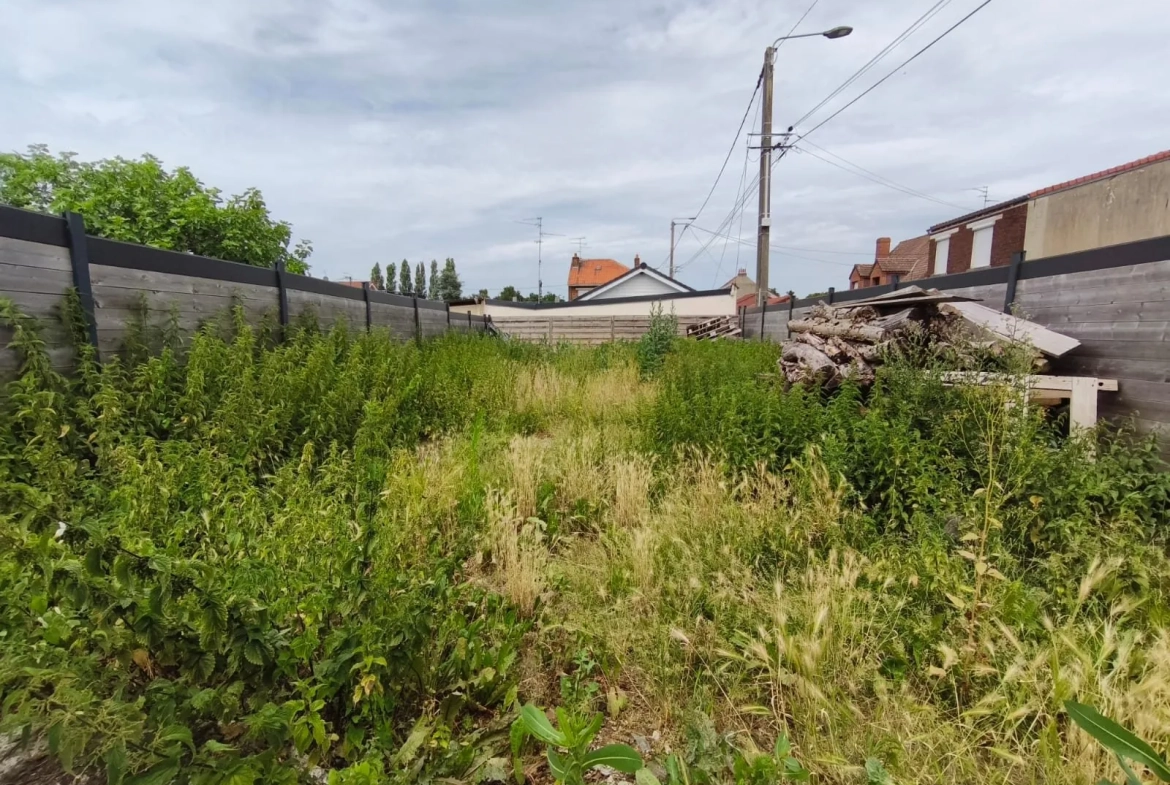 Maison mitoyenne rénovée à Valenciennes - 110 m² avec garage et terrasse 