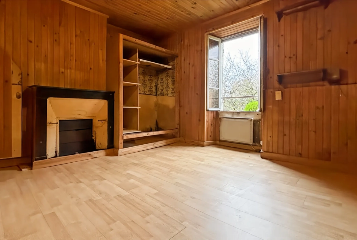 Maison en pierre à vendre à Étampes de 97 m² avec jardin et potentiel d'extension 