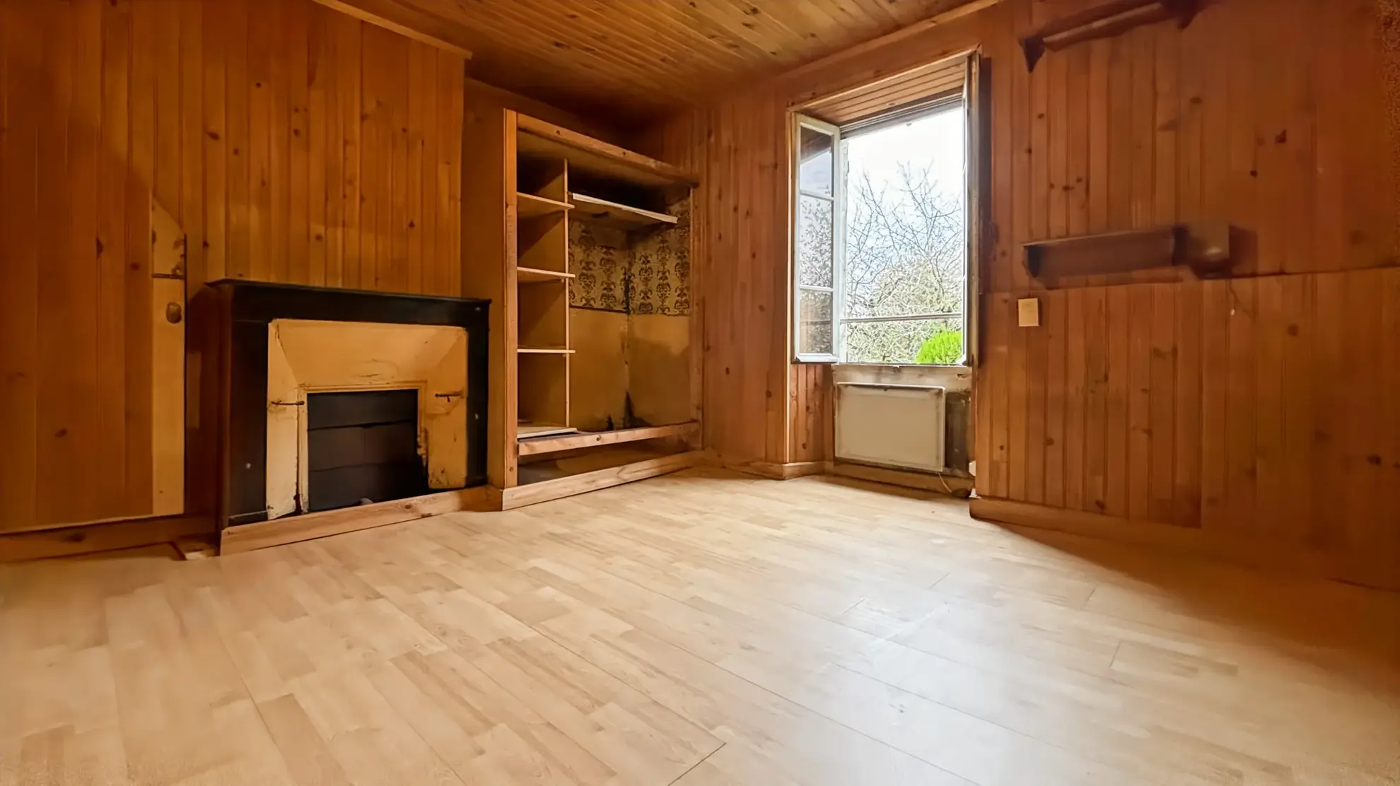 Maison en pierre à vendre à Étampes de 97 m² avec jardin et potentiel d'extension 