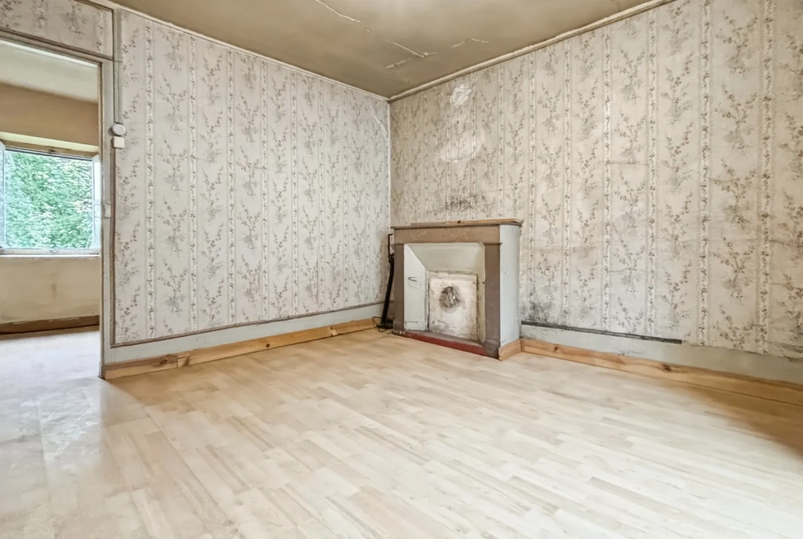 Maison en pierre à vendre à Étampes de 97 m² avec jardin et potentiel d'extension 