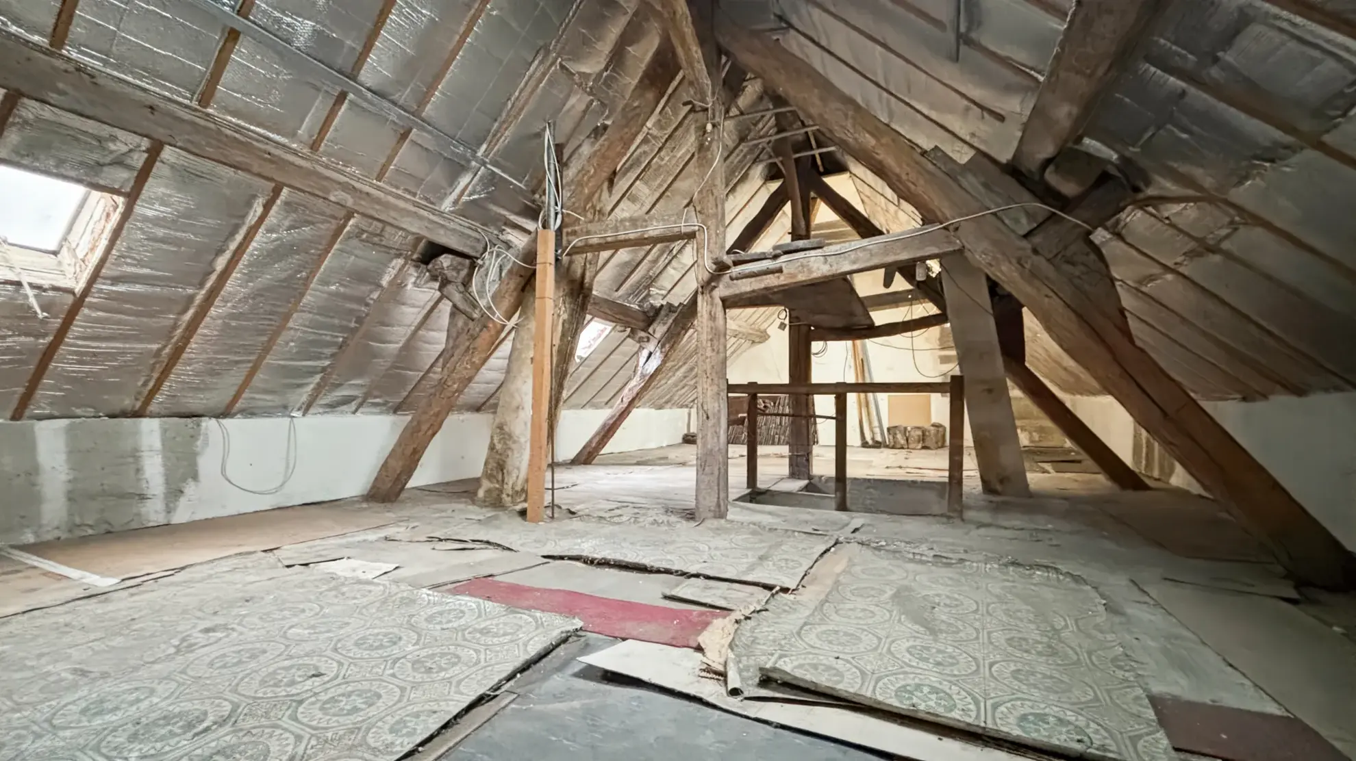 Maison en pierre à vendre à Étampes de 97 m² avec jardin et potentiel d'extension 