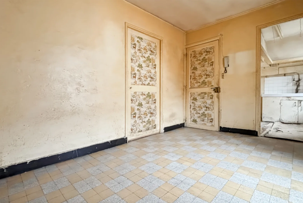 Maison en pierre à vendre à Étampes de 97 m² avec jardin et potentiel d'extension 