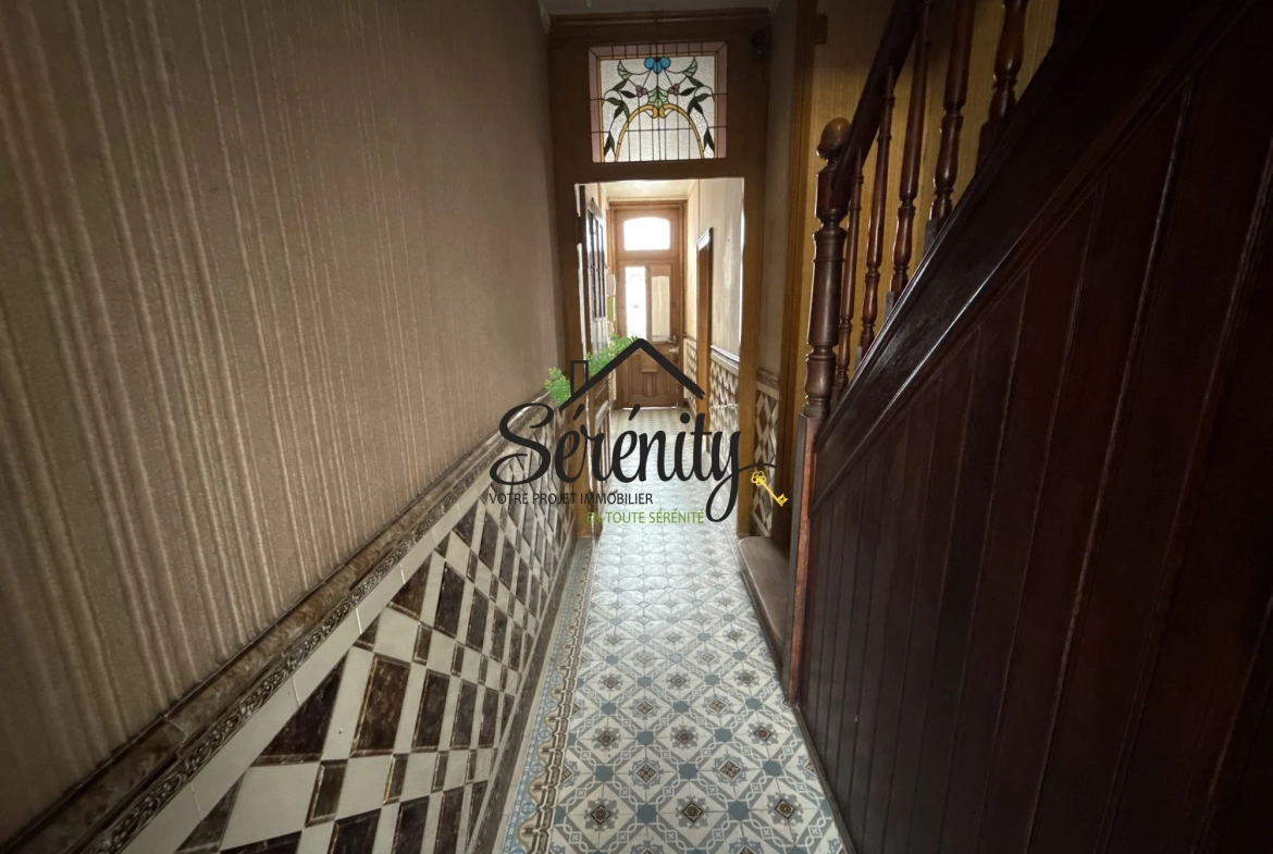 Maison bourgeoise à Caudry de 260 m² à rénover avec potentiel exceptionnel 