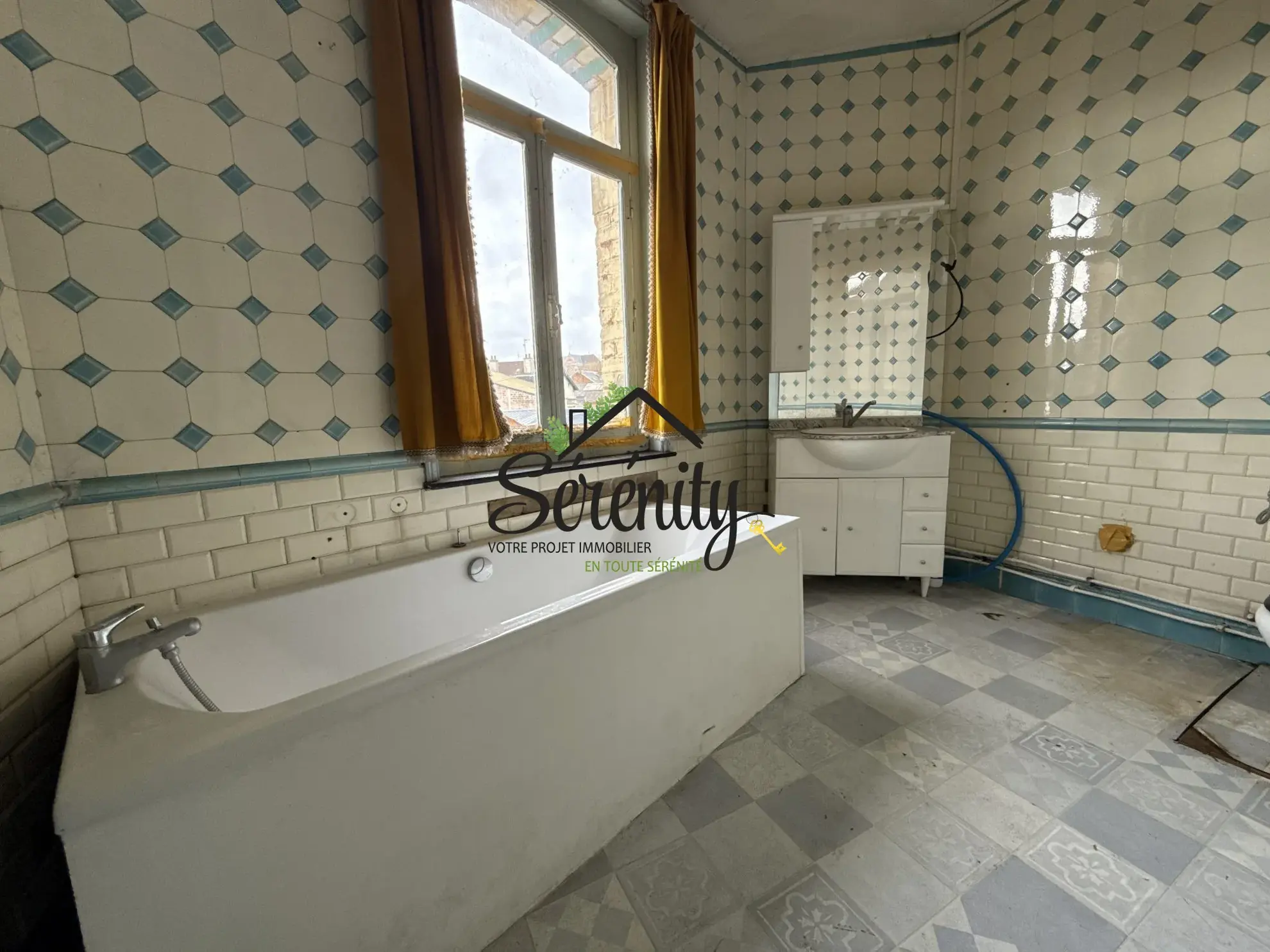 Maison bourgeoise à Caudry de 260 m² à rénover avec potentiel exceptionnel 