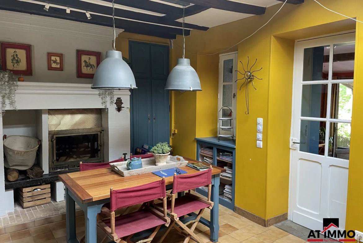 Charmante maison de campagne à Saint Privat en Périgord avec grange et terrasses 