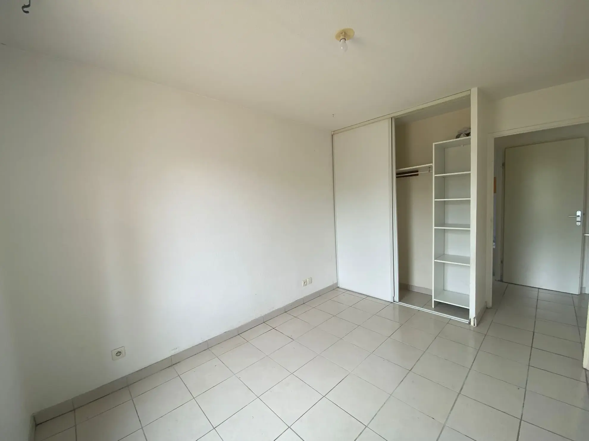 Appartement T3 avec terrasse et parking à Toulouse Saint Simon 
