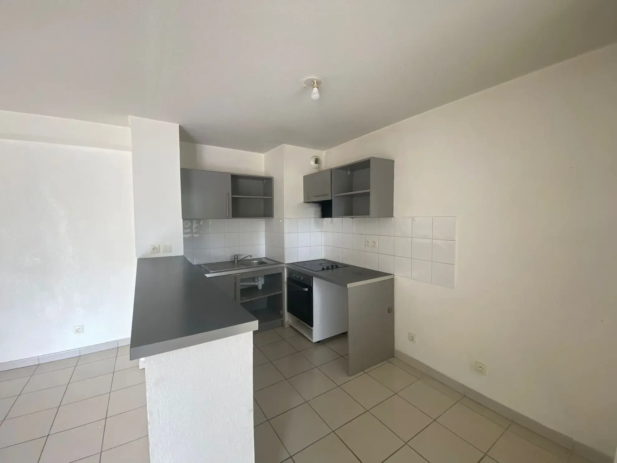 Appartement T3 avec terrasse et parking à Toulouse Saint Simon 