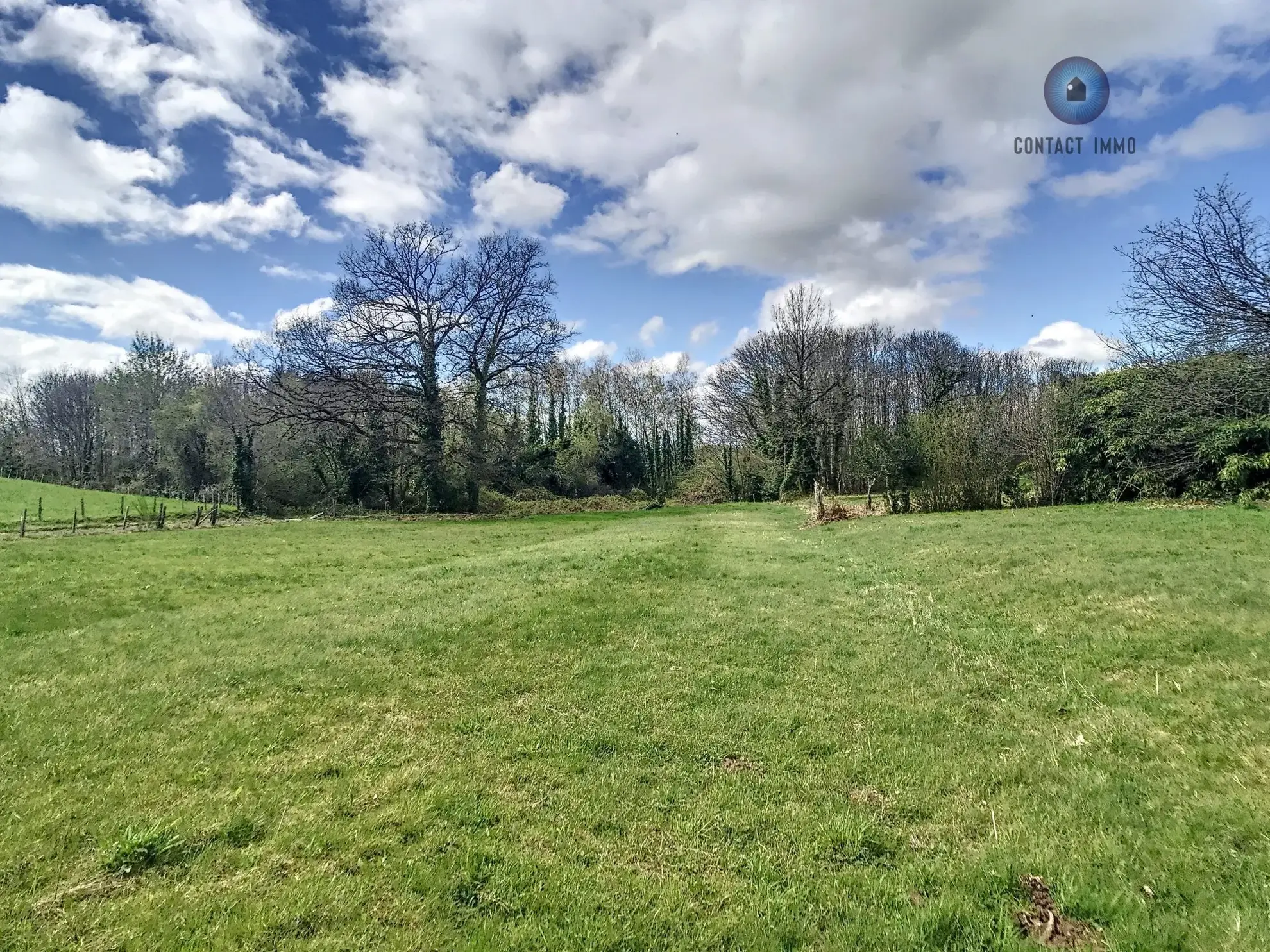 Terrain constructible à Sadroc de 1 900 m² avec certificat d'urbanisme 
