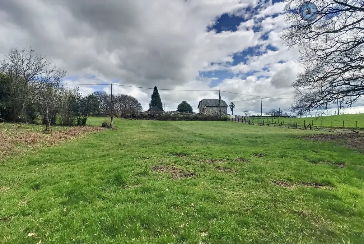 Terrain constructible à Sadroc de 1 900 m² avec certificat d'urbanisme 