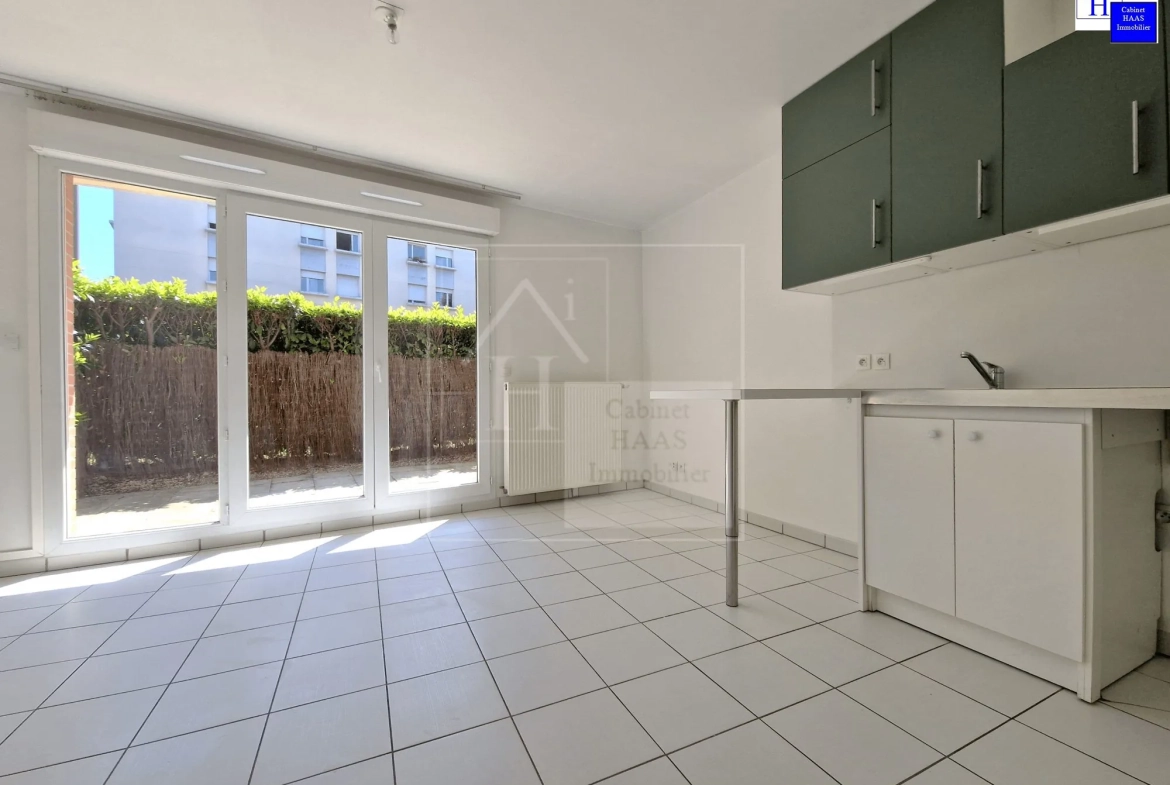 Séjour Studio lumineux avec terrasse à Créteil près du métro Pointe du Lac 