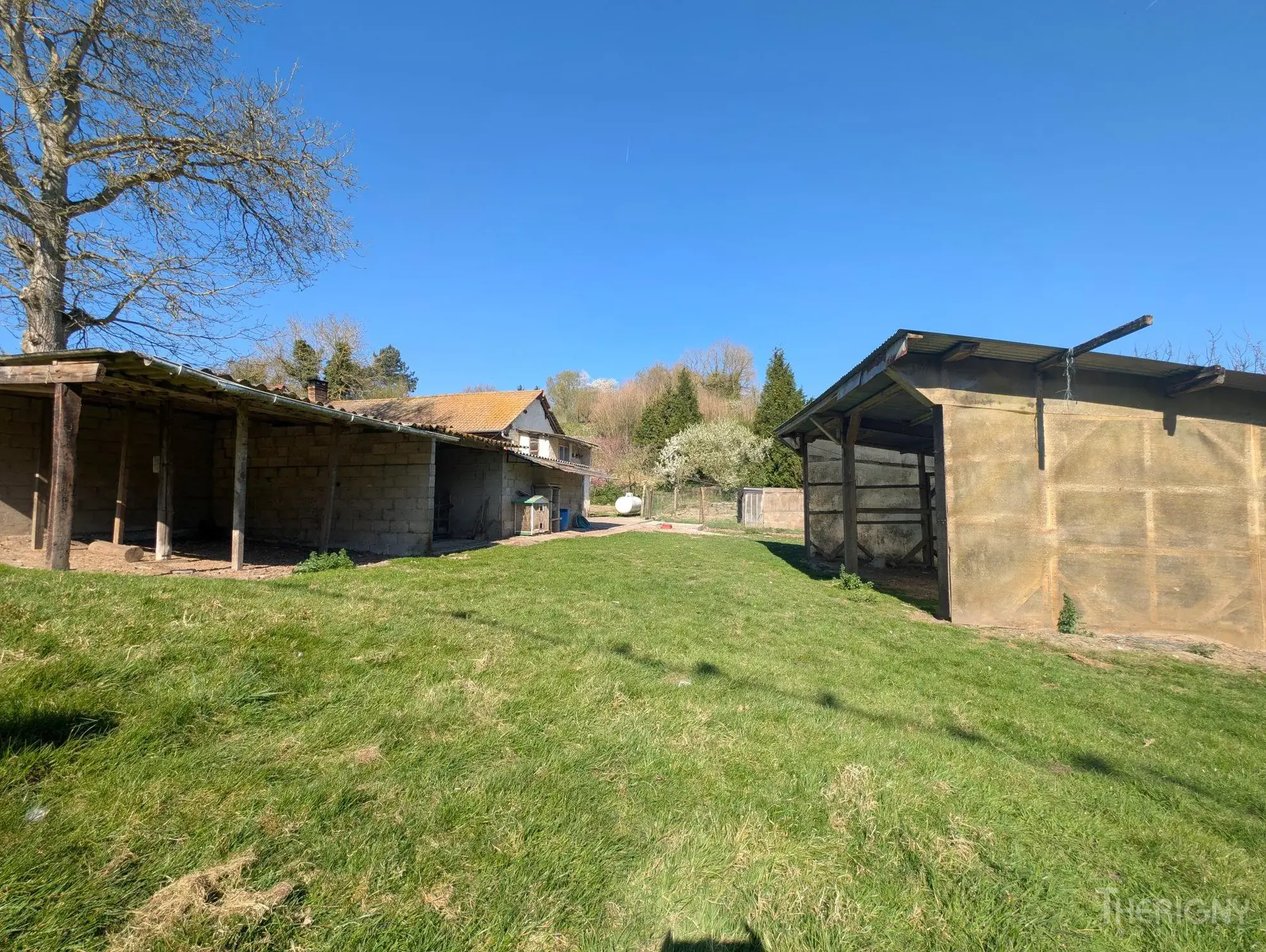 Longère picarde à vendre avec grand terrain et dépendances à Saint Valery sur Somme 