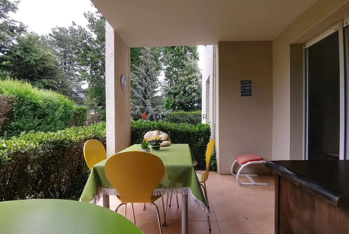 Spacieux appartement de 3 pièces avec terrasse et vue sur le Canigou à Prades 