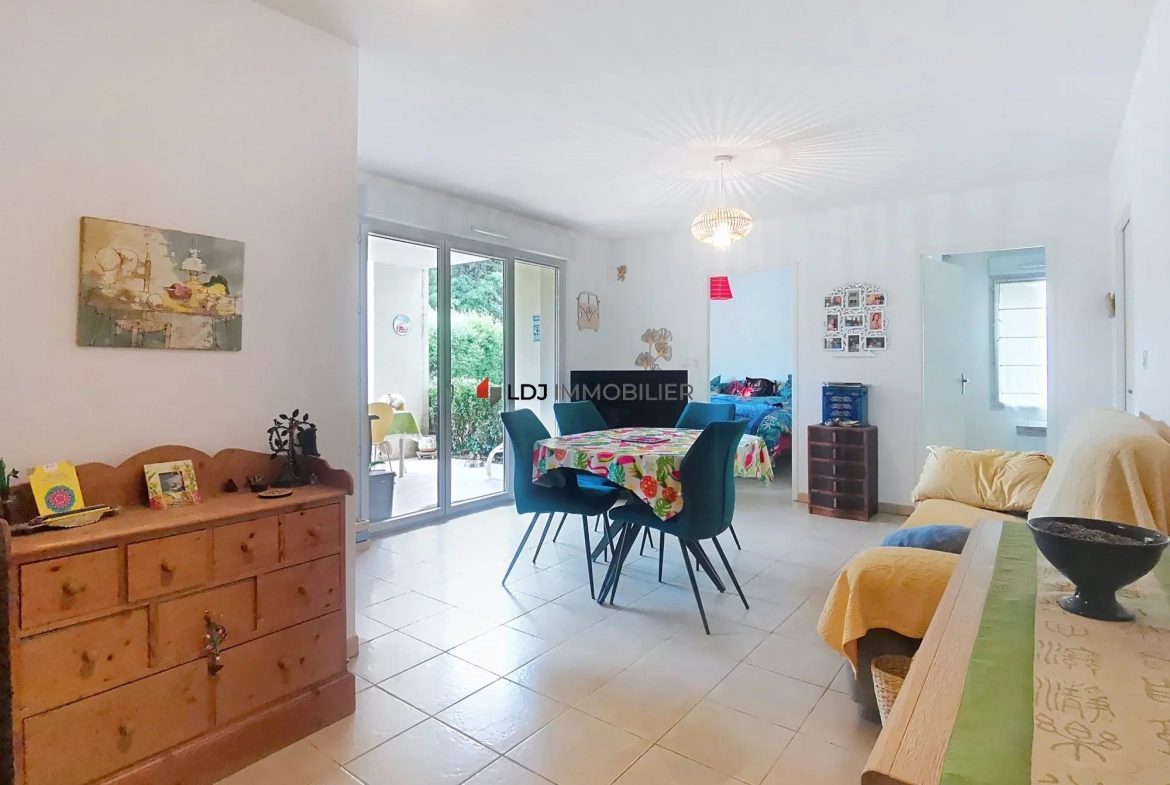 Spacieux appartement de 3 pièces avec terrasse et vue sur le Canigou à Prades 