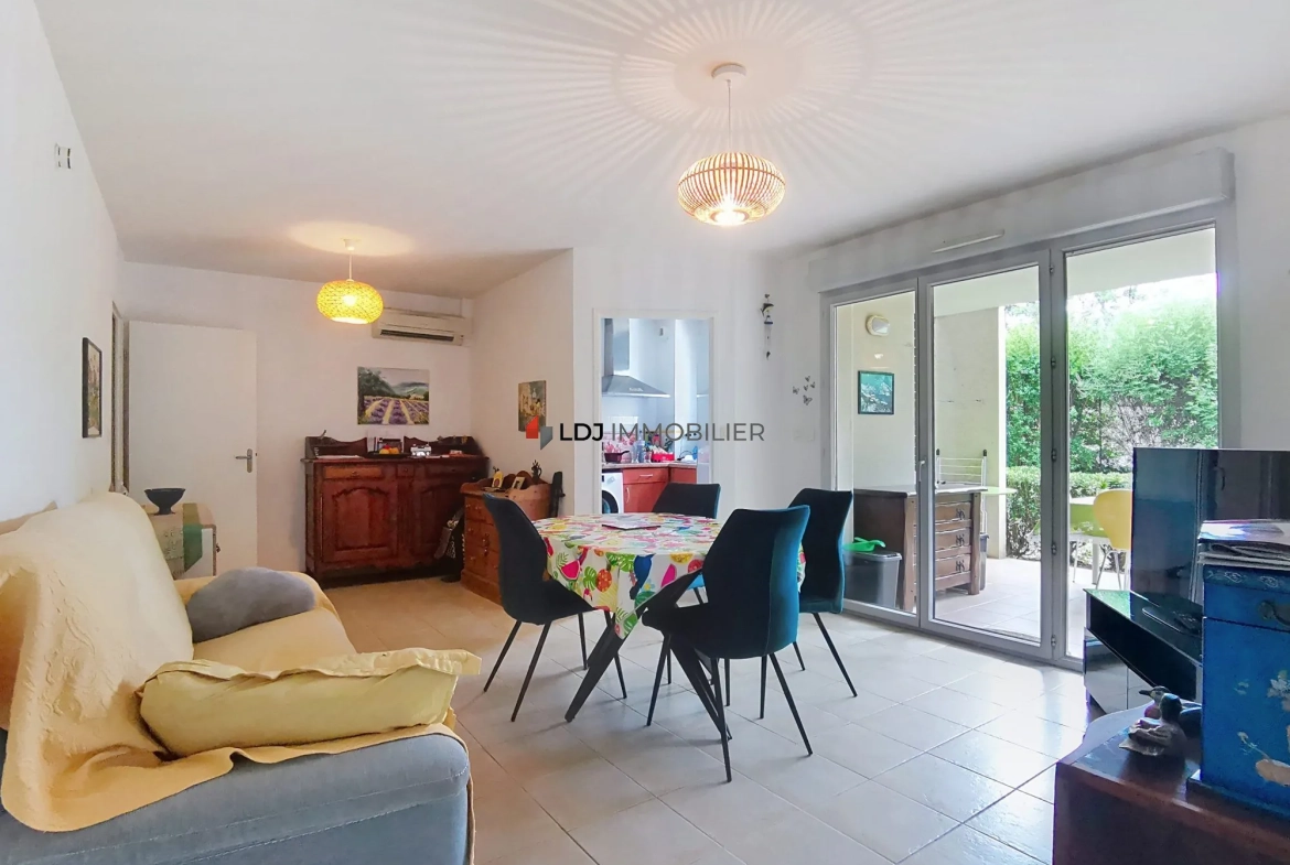 Spacieux appartement de 3 pièces avec terrasse et vue sur le Canigou à Prades 