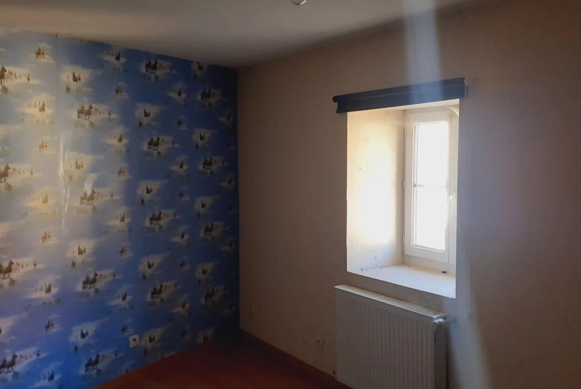 Immeuble rénové avec appartement à Sacquenay proche Selongey - Idéal investisseur ou famille 