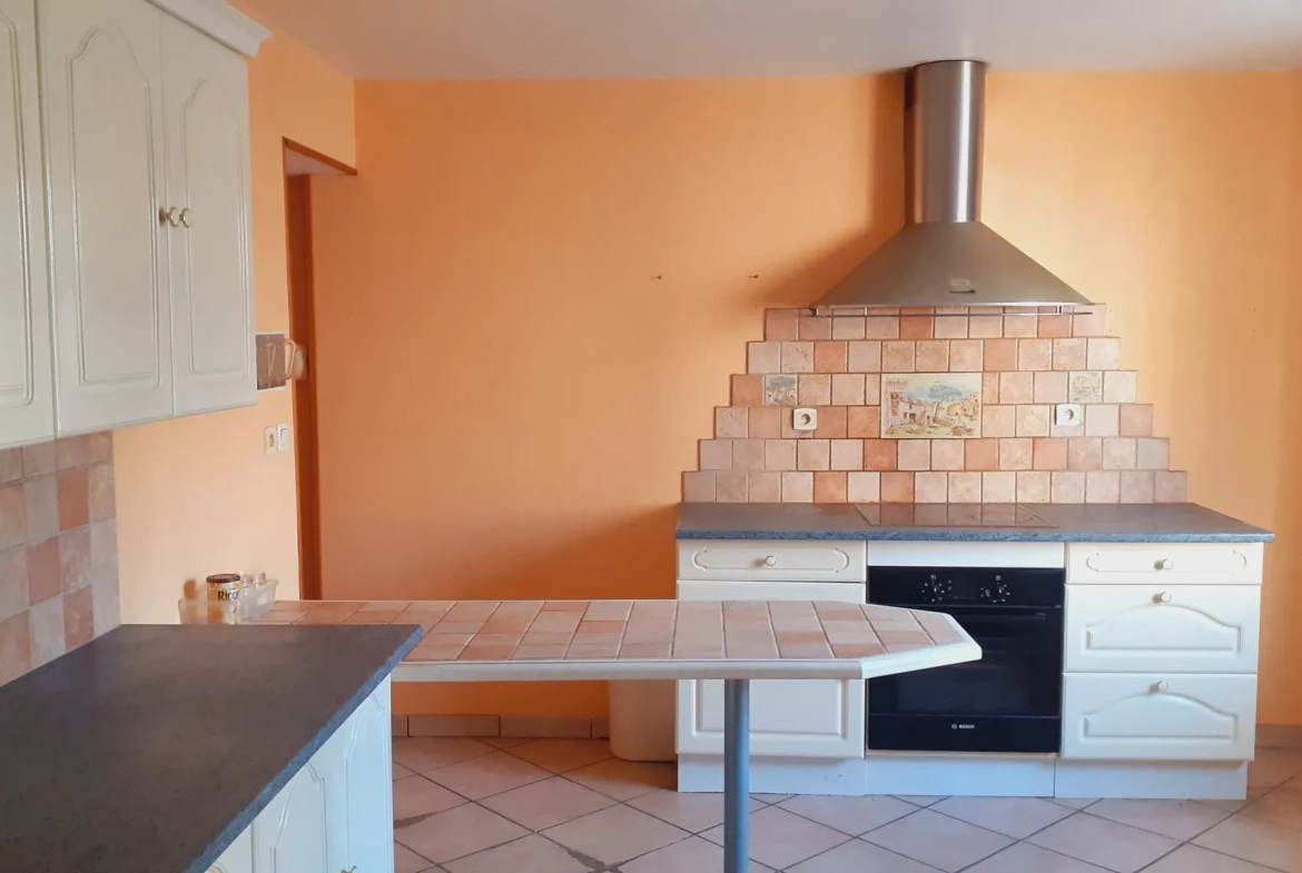 Immeuble rénové avec appartement à Sacquenay proche Selongey - Idéal investisseur ou famille 