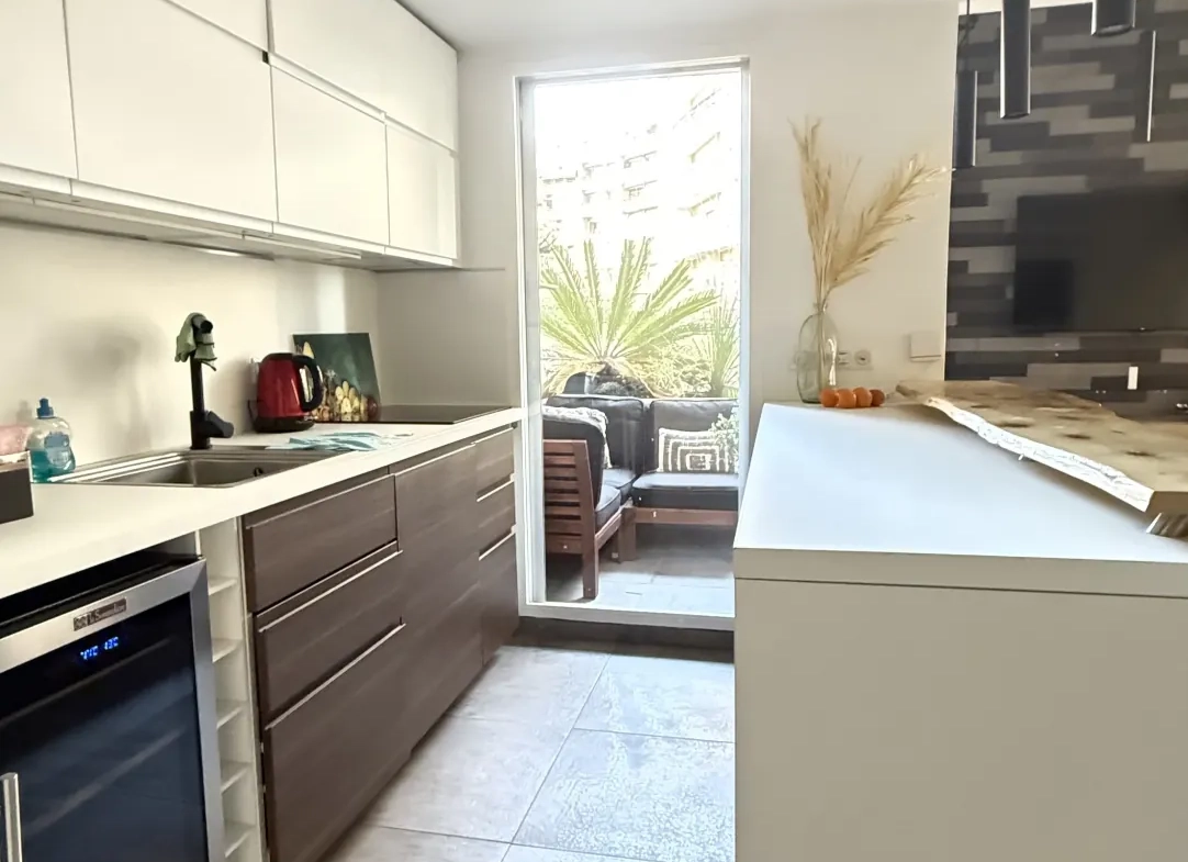 Appartement T3 lumineux avec vue mer à Cannes proche des plages 