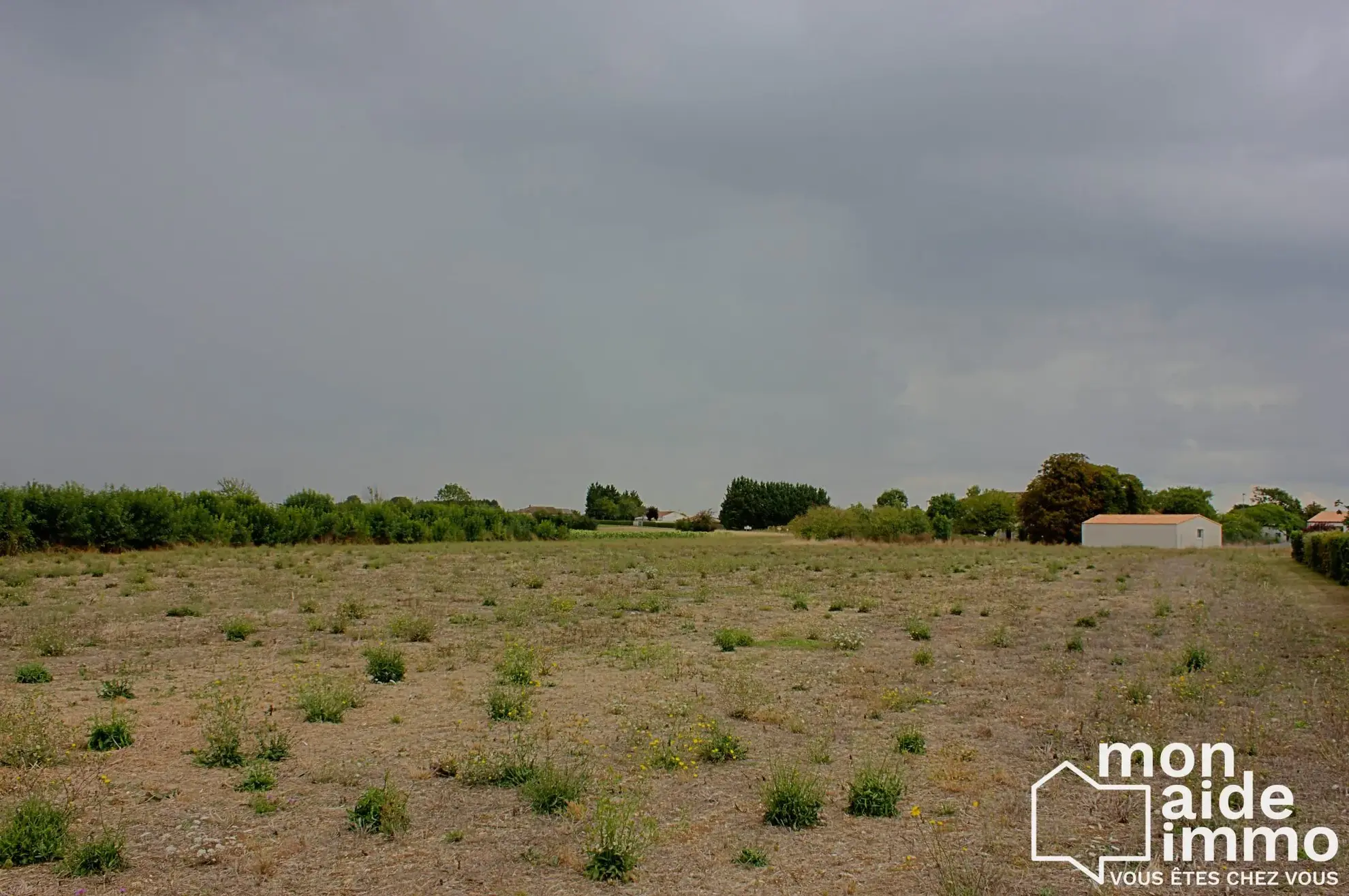 Terrain constructible de 8 500 m² à vendre en Vendée, idéal projet de lotissement 
