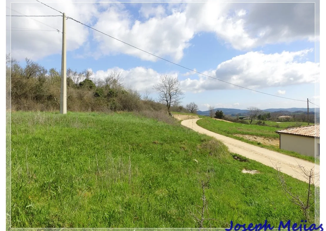 Maison à finir à Silhac avec vue dégagée et terrain de 1500 m² 