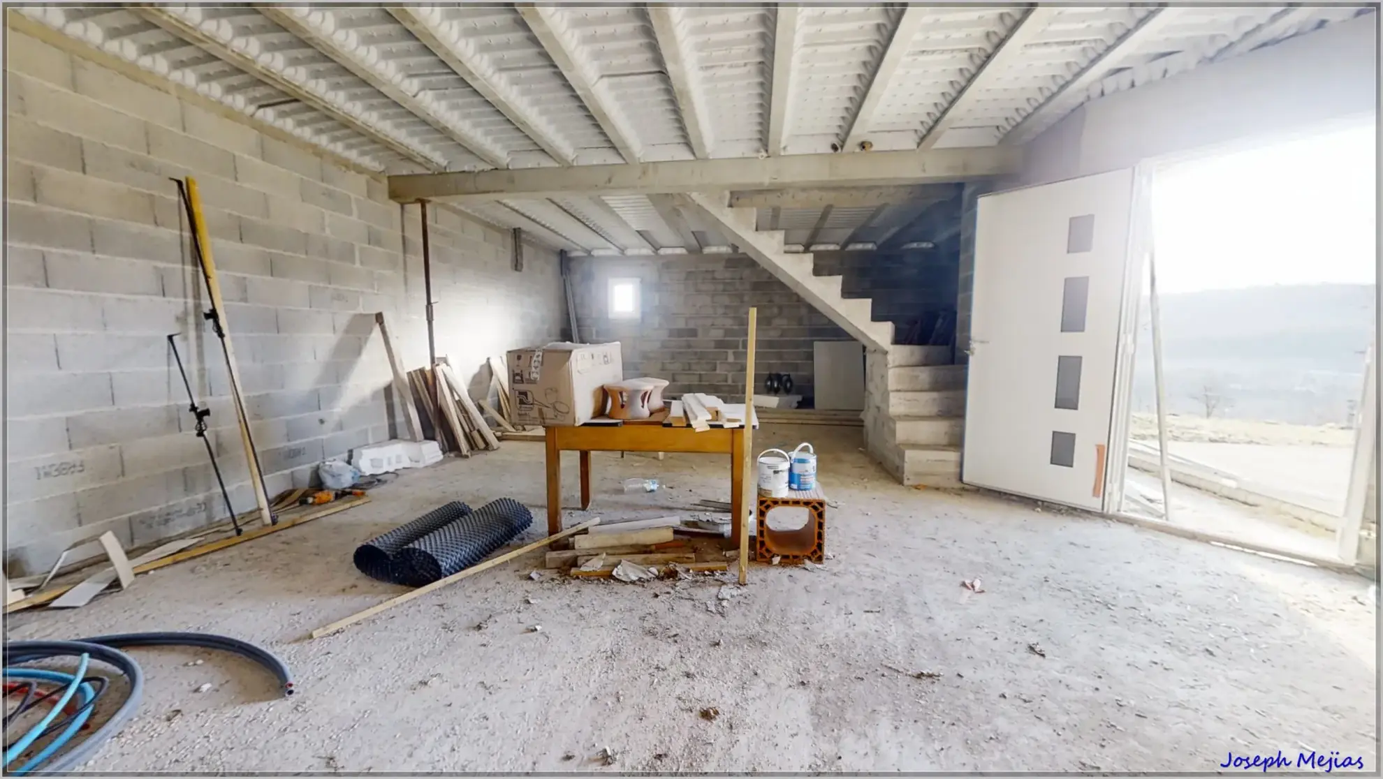 Maison à finir à Silhac avec vue dégagée et terrain de 1500 m² 