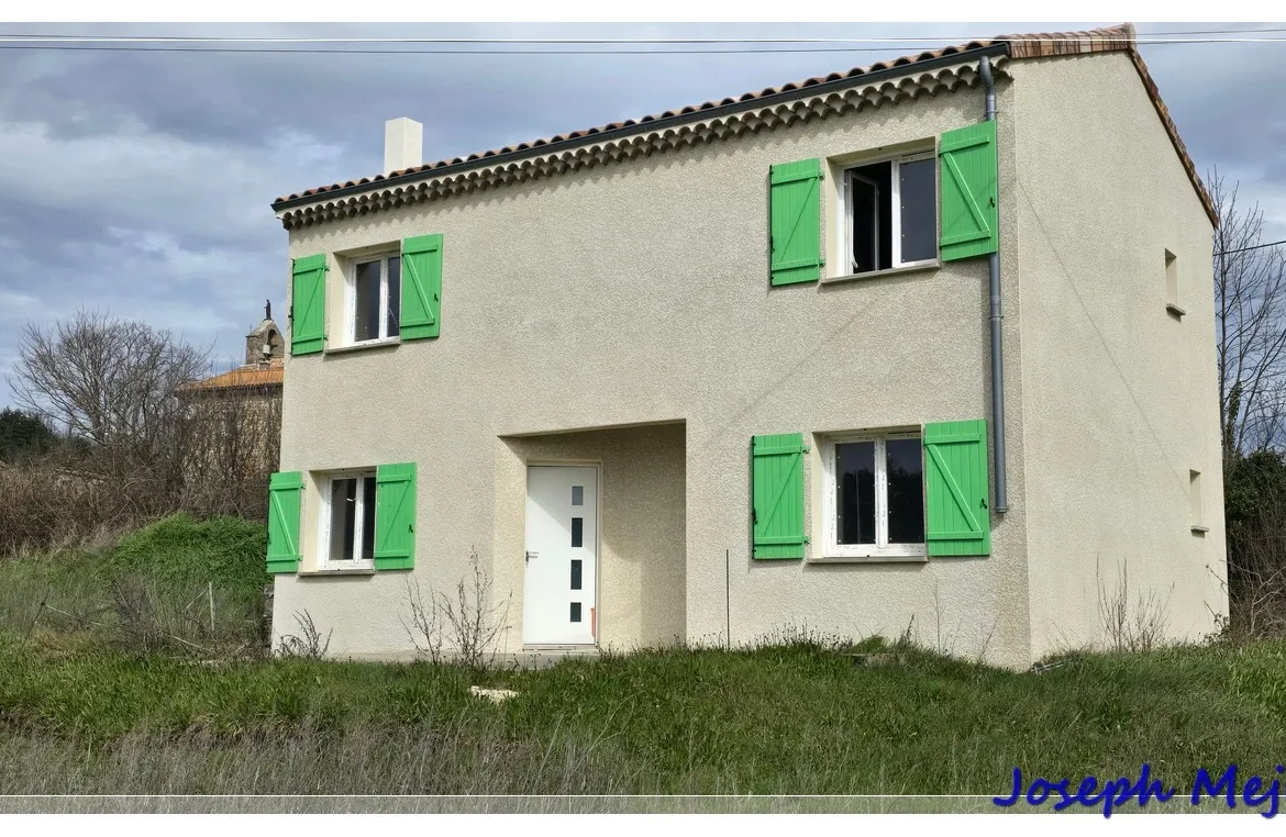 Maison à finir à Silhac avec vue dégagée et terrain de 1500 m² 