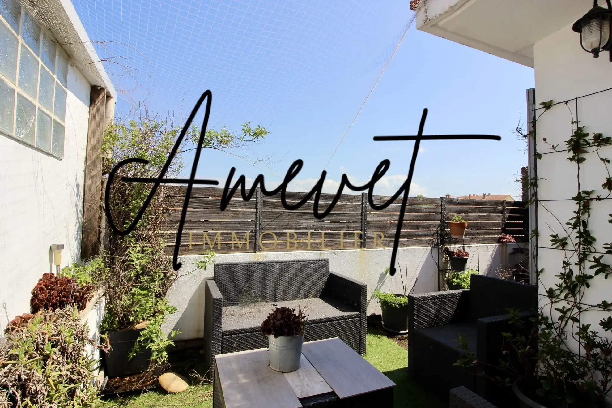 Appartement T2 avec terrasse et balcon à vendre à Avignon, lumineux et calme 