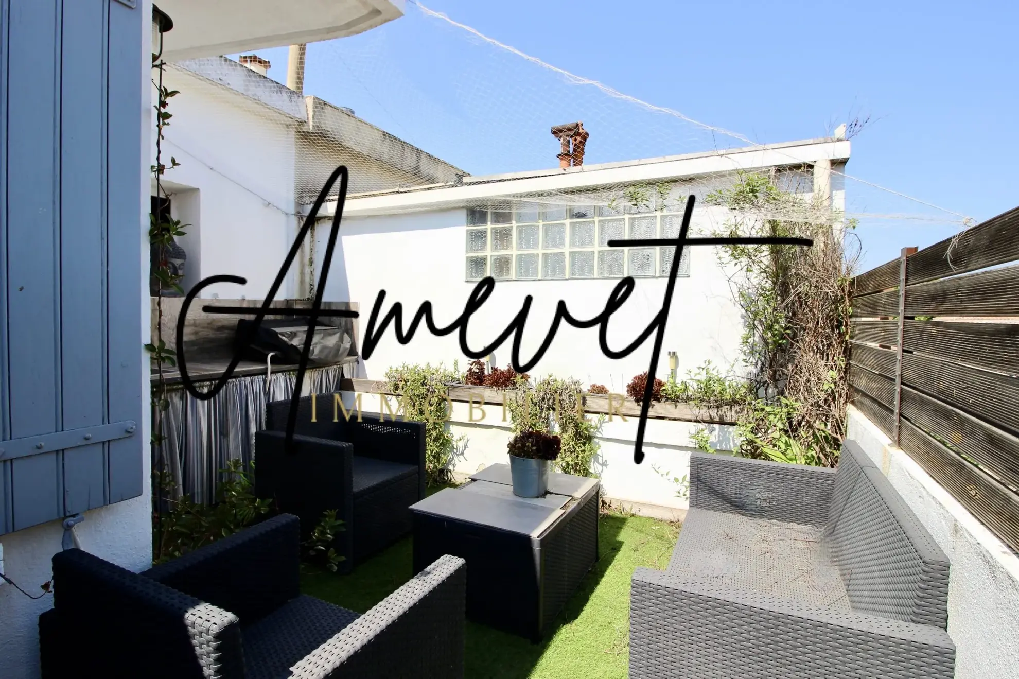 Appartement T2 avec terrasse et balcon à vendre à Avignon, lumineux et calme 