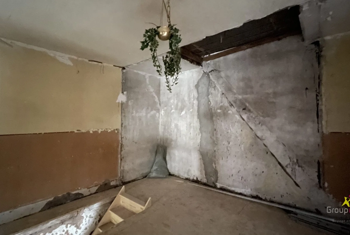 Maison à rénover de 137 m² avec garage à Saales 