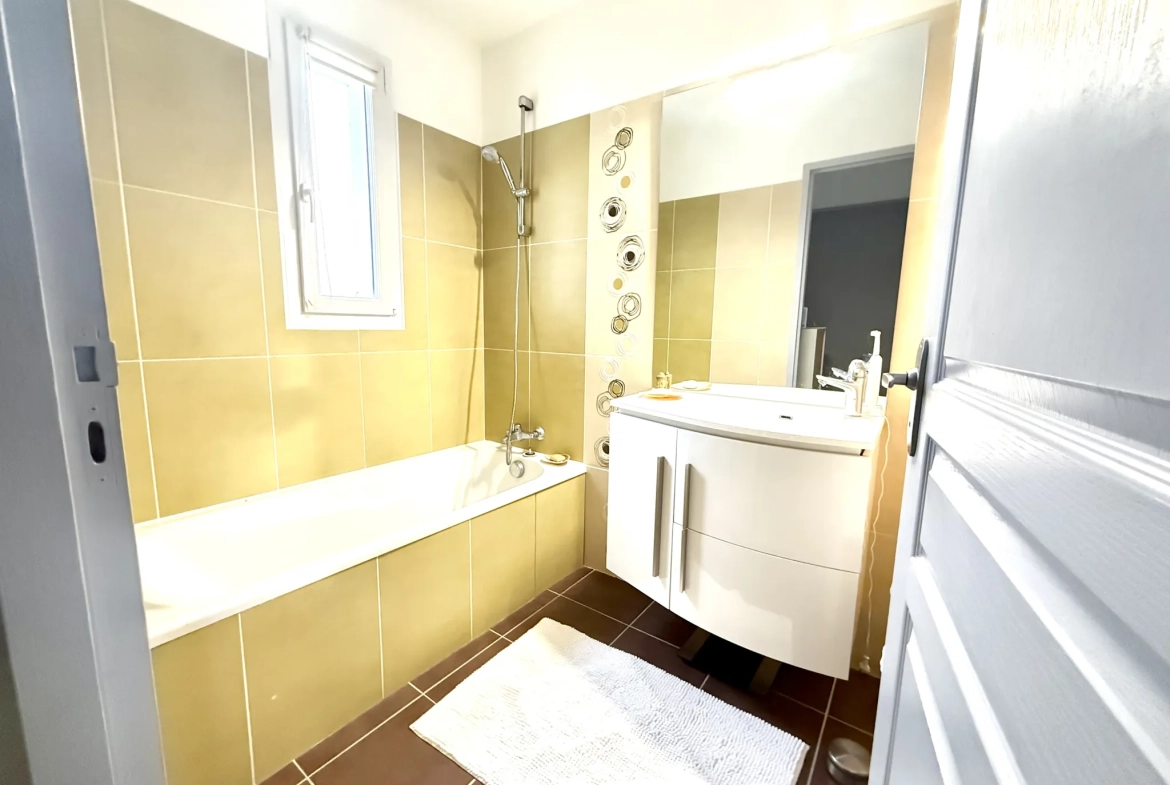 Appartement T2 meublé de 45 m² avec terrasse et parking à Perpignan 