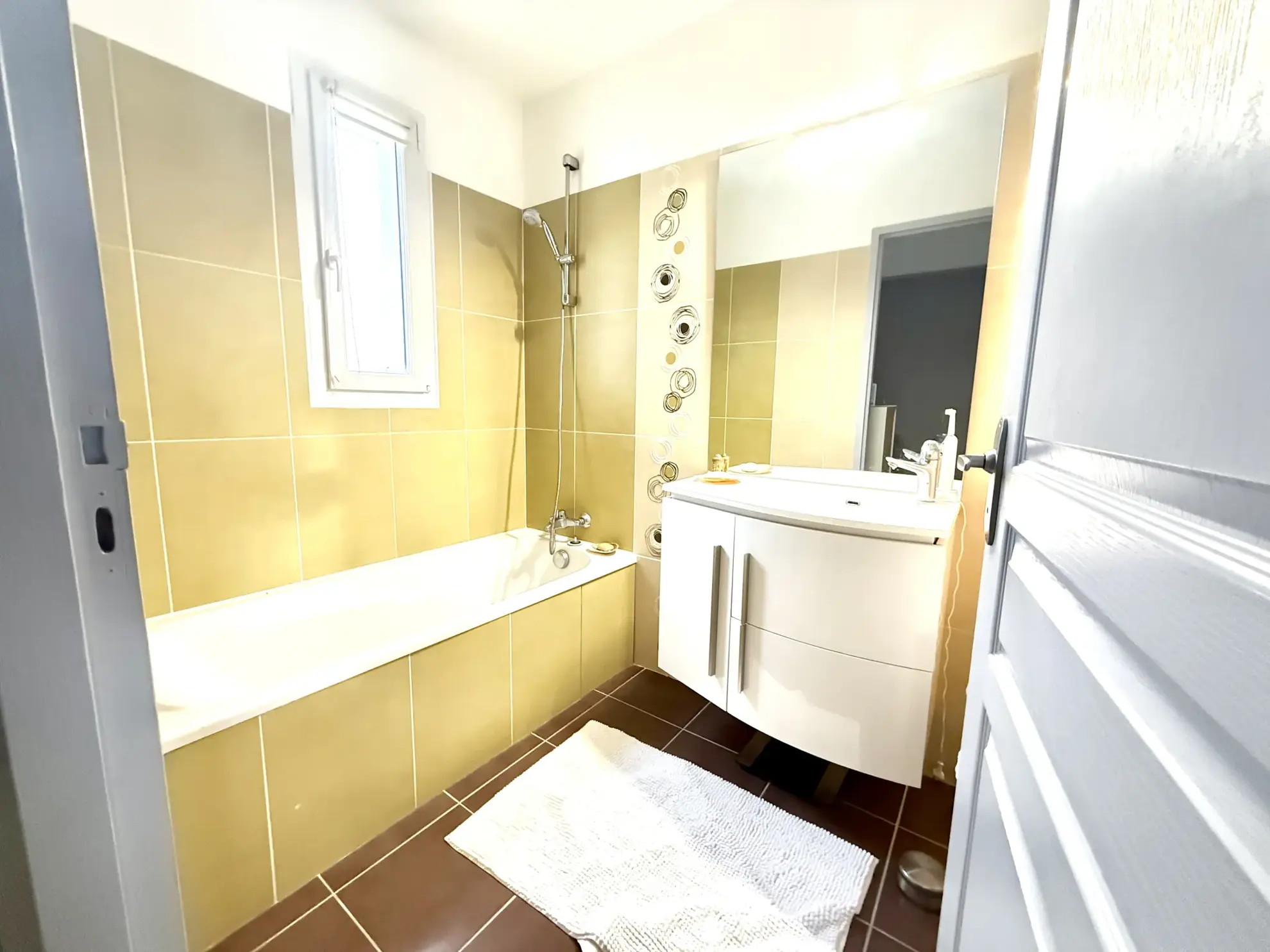 Appartement T2 meublé de 45 m² avec terrasse et parking à Perpignan 