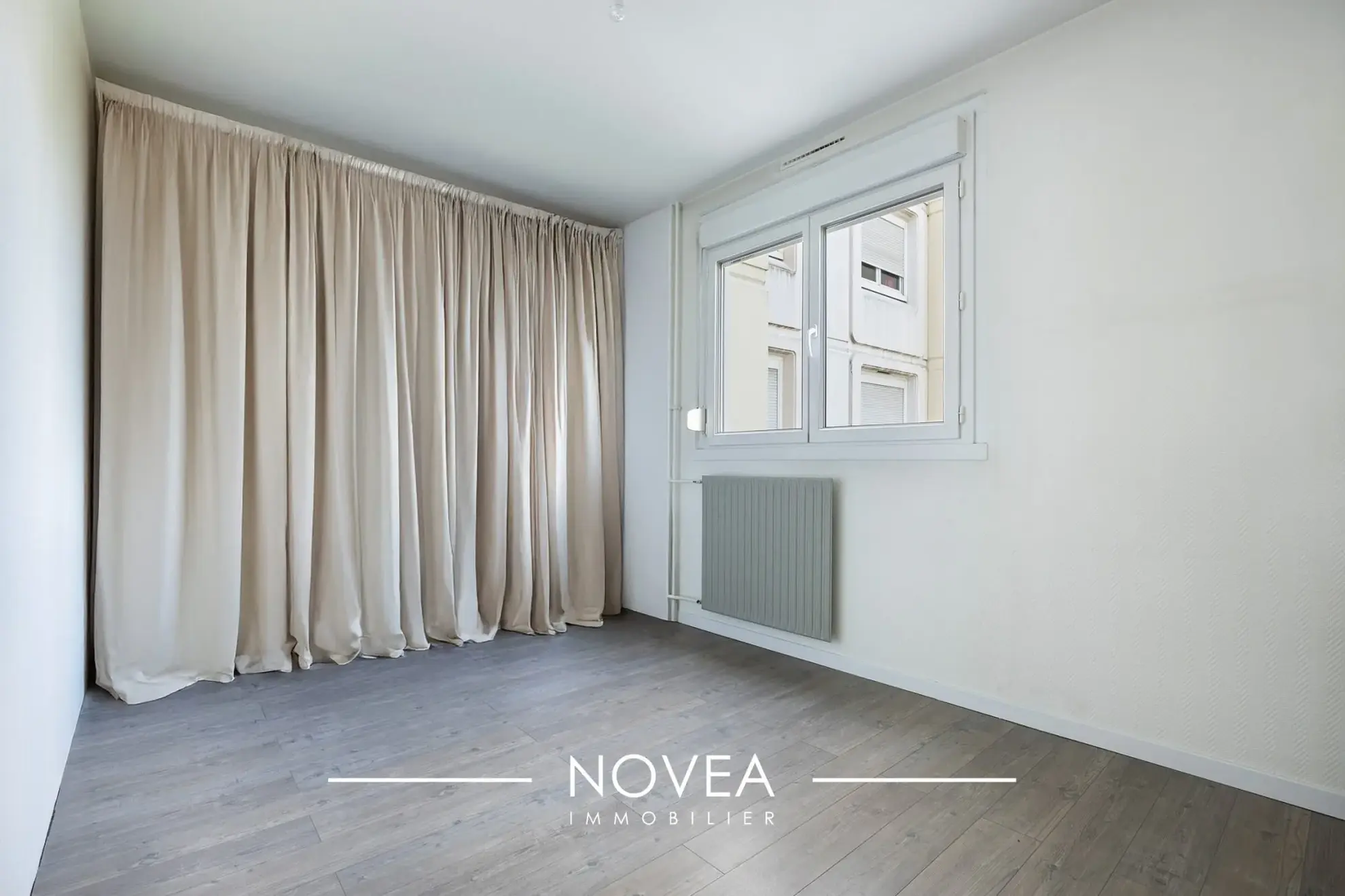 Appartement T4 rénové de 86 m² avec balcon à Vaulx-en-Velin 